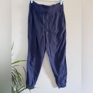 Lululemon women’s Dance Studio Pants in periwinkle size 8